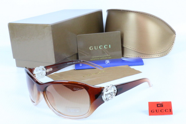 GUCCl Boutique Sunglasses 070